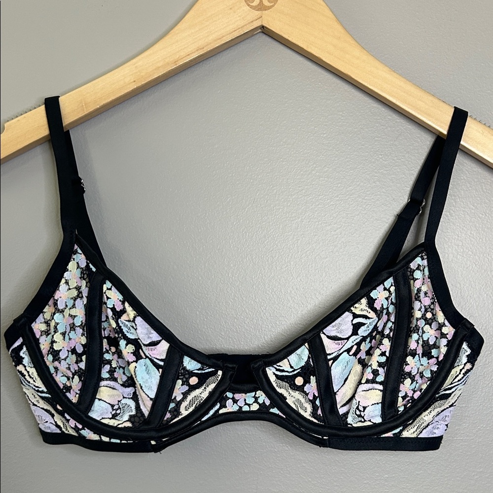 NWOT For Love & Lemons 60s Floral Underwire Bra Size‎ Small Pastel Black Trim